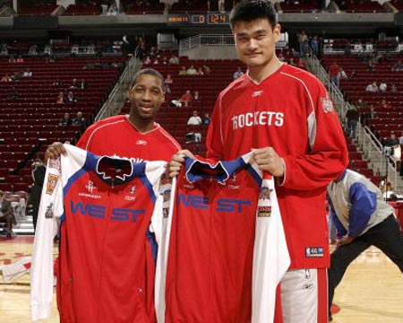 加泰电台：拉波尔塔想请前球员回诺坎普拍照，梅西不太可能去（加泰电台：拉波尔塔拟邀昔日球员回诺坎普合影，梅西出席可能性不大）