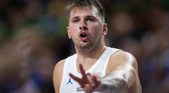 罗马诺：拜仁不会很快决定买断雅克松，但球员不会留在切尔西（罗马诺：拜仁买断雅克松暂无定论，雅克松今夏不留切尔西）