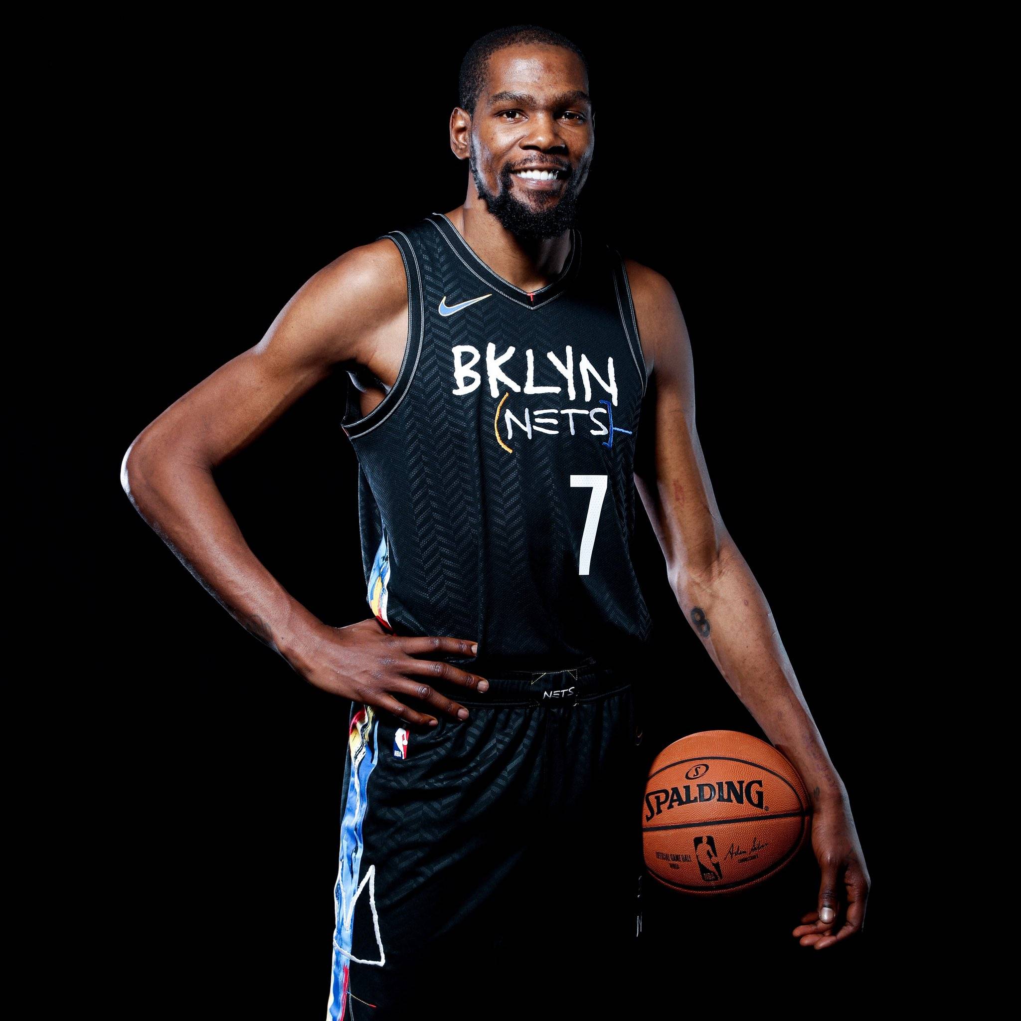 他被换下那一刻，全场愣住（他被换下瞬间，全场惊呆）