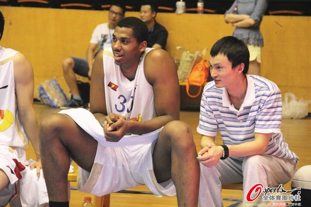 特里：穆帅赢球后会让我们在基地陪孩子，我的孩子们很喜欢他（特里：穆里尼奥每逢取胜都会让球员在基地陪孩子，我的孩子们很喜欢他）