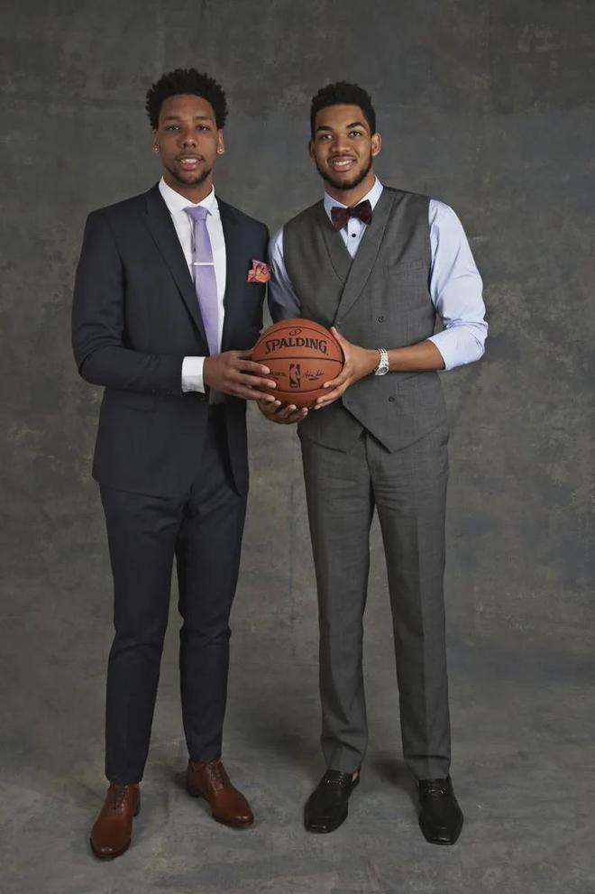 吴艳妮和夏思凝的经典画面，你更喜欢她俩谁？（吴艳妮与夏思凝的名场面，谁更让你心动？）