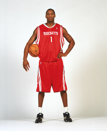 战术大师阿隆索巧解贝林厄姆定位难题，皇马中场重焕新生（阿隆索以战术妙招化解贝林厄姆位置困扰，皇马中场焕发新活力）