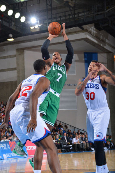 混团世界杯迎焦点战 国乒对上届亚军仍演“零封”（混团世界杯焦点战 国乒横扫上届亚军再度零封）